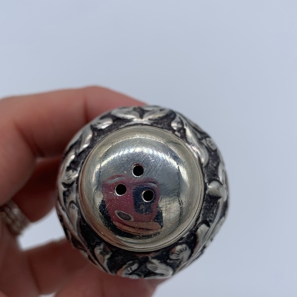 Antique Repousse Sterling Silver Elephant Ornate Salt Shaker Late 1800s - Picture 5 of 7